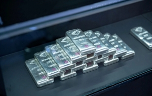 Bạc lên giá kỷ lục: Ai đang nắm giữ “kho bạc” của thế giới