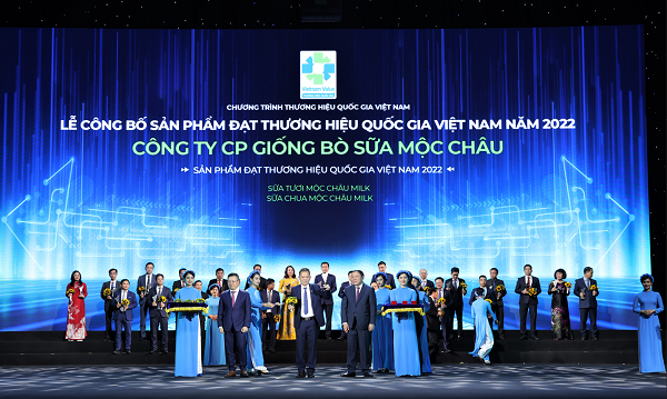 Thương hiệu trị giá 2,8 tỷ USD Vinamilk tiếp tục được vinh danh Thương hiệu quốc gia 2022-2024