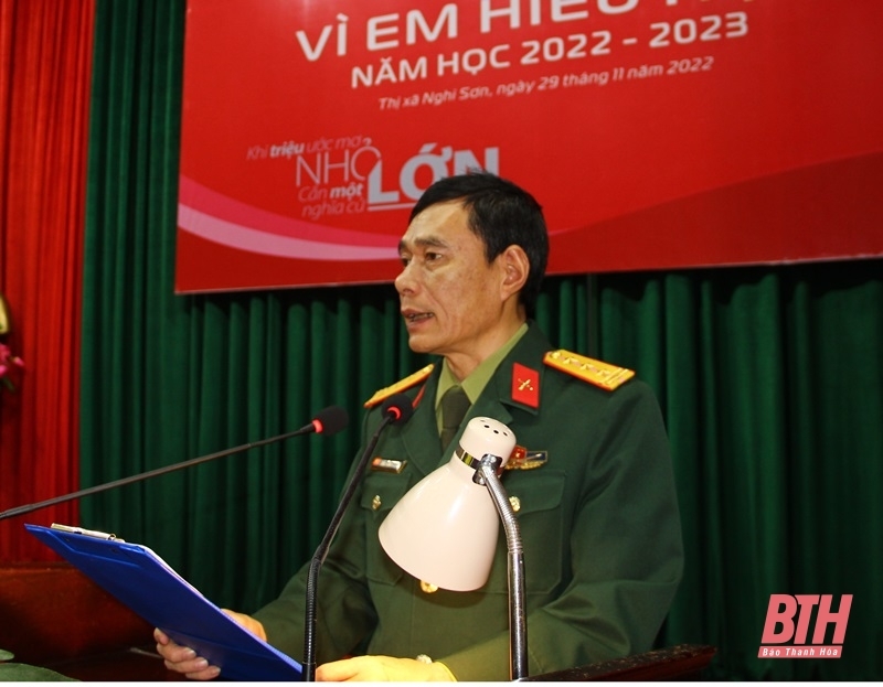 Trao 120 suất học bổng “Vì em hiếu học” năm học 2022-2023