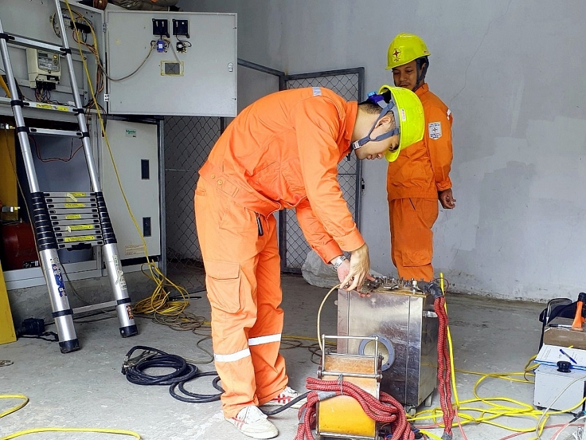 Điện lực thành phố Thanh Hóa đưa dịch vụ điện lực đến với khách hàng Điện lực thành phố Thanh Hóa đưa dịch vụ điện lực đến với khách hàng