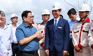 Thủ tướng: Cần tính toán, đàm phán lại giá điện gió, điện mặt trời