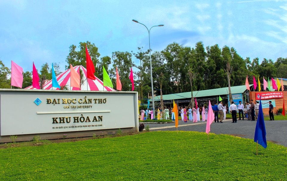 Cánh cửa đại học rộng mở cho thí sinh tỉnh Hậu Giang đến học tại Trường Đại học Cần Thơ Cánh cửa đại học rộng mở cho thí sinh tỉnh Hậu Giang đến học tại Trường Đại học Cần Thơ