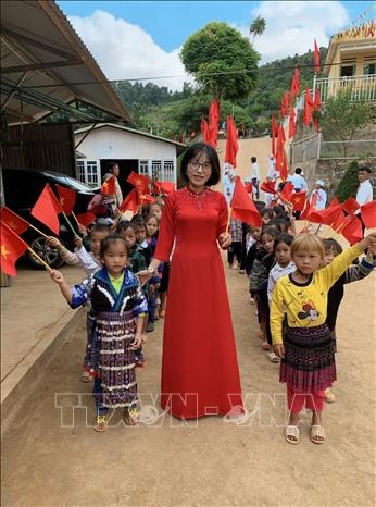 Giúp học sinh vùng cao mở cánh cửa ra thế giới