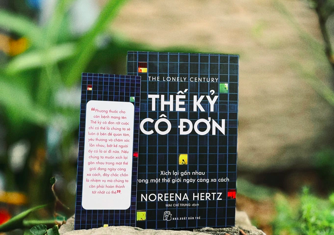 "Đại dịch" cô đơn: Con người ăn cơm với điện thoại, cuối tuần ở nhà online