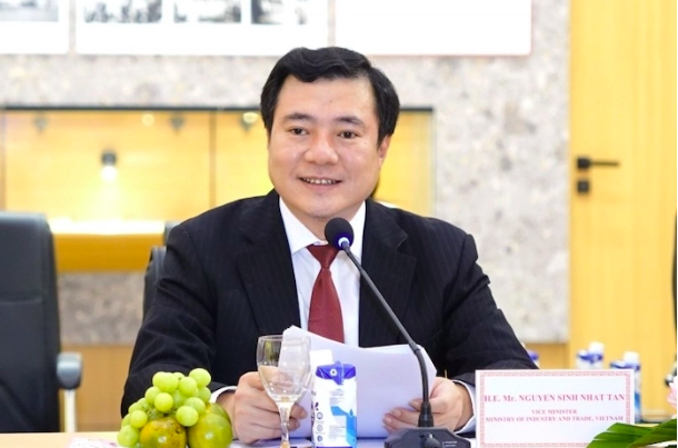 Thứ trưởng Bộ Công Thương cam kết: "Năm nay sẽ không thiếu điện như 2023" Thứ trưởng Bộ Công Thương cam kết: "Năm nay sẽ không thiếu điện như 2023"