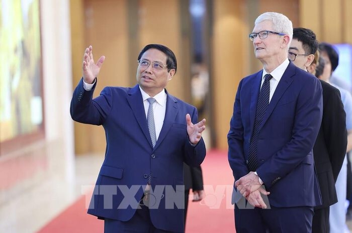 Vì sao Apple của Tim Cook tăng cường sự hiện diện tại thị trường Việt Nam?