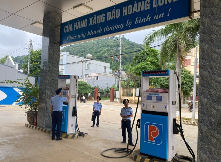 Xây dựng giải pháp ngăn chặn hành vi sai phạm trong kinh doanh xăng dầu