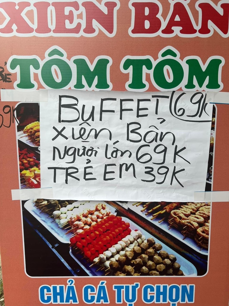 Nguy cơ mất an toàn thực phẩm từ đồ nướng buffet vỉa hè Nguy cơ mất an toàn thực phẩm từ đồ nướng buffet vỉa hè