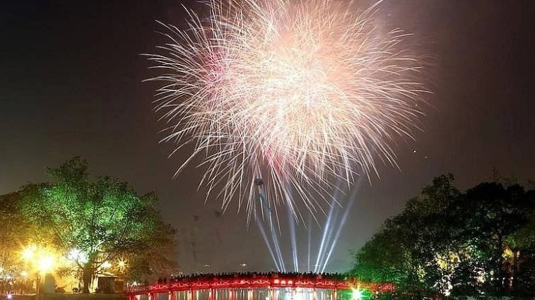 Hà Nội bắn pháo hoa cả Tết Dương lịch và Tết Nguyên đán 2025