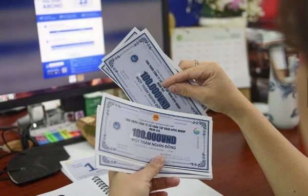 Huy động gần 7 nghìn tỉ trái phiếu trong 1 ngày, ai đang đứng sau Newco? Huy động gần 7 nghìn tỉ trái phiếu trong 1 ngày, ai đang đứng sau Newco?