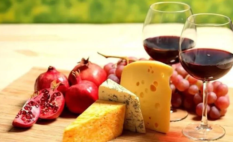 Đừng bao giờ ăn những thực phẩm này khi uống rượu Đừng bao giờ ăn những thực phẩm này khi uống rượu