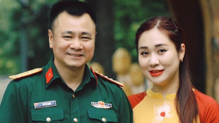 Dân mạng phát sốt trước bức thư tay của NSND Tự Long dành cho vợ kém 12 tuổi