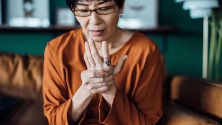 Cách khắc phục hiệu quả đau nhức xương khớp vào mùa lạnh