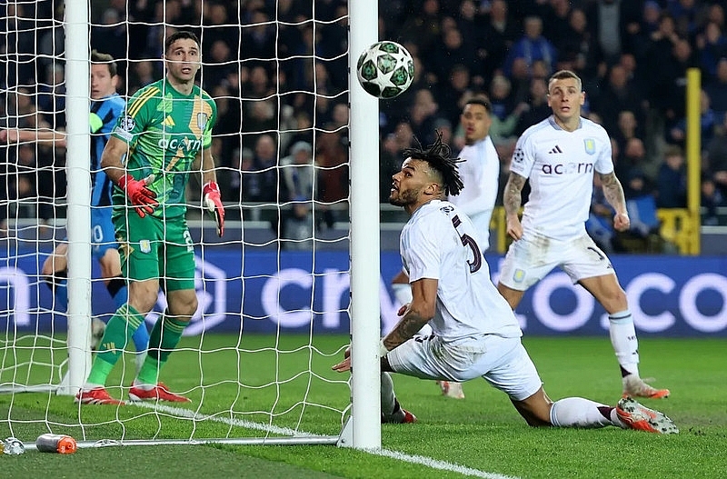 Aston Villa thắng vang dội trên đất Bỉ Aston Villa thắng vang dội trên đất Bỉ