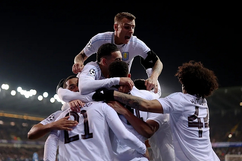 Aston Villa thắng vang dội trên đất Bỉ Aston Villa thắng vang dội trên đất Bỉ