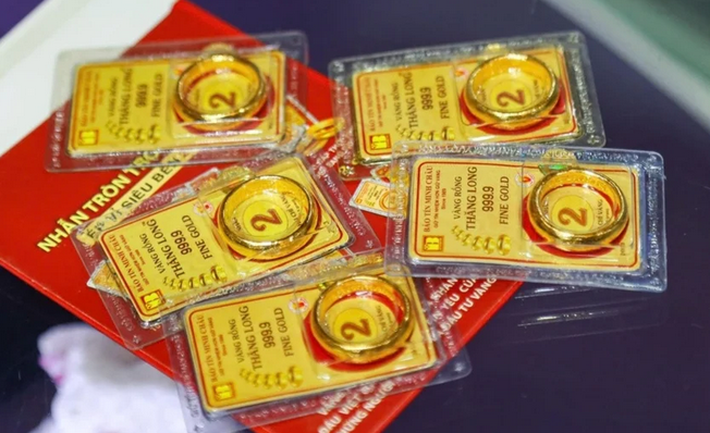 Giá vàng lên tới 100 triệu/lượng, nhà đầu tư chỉ "lãi nhỏ" nếu lướt sóng Giá vàng lên tới 100 triệu/lượng, nhà đầu tư chỉ "lãi nhỏ" nếu lướt sóng