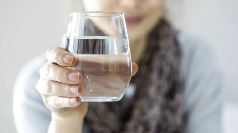 Uống nước thế nào để không hại sức khỏe?