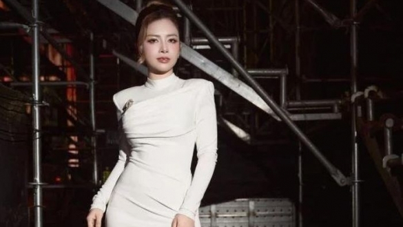 Dương Hoàng Yến, Hari Won cùng loạt sao Việt từng bị liệt nửa mặt