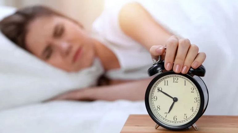 Đồng hồ báo thức hại sức khỏe thế nào?