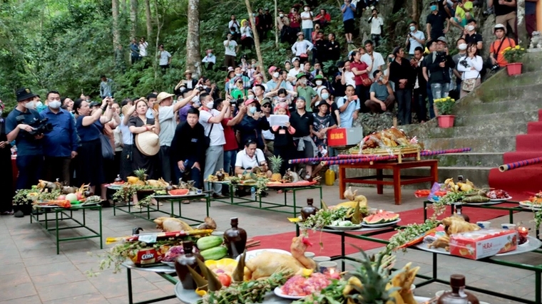 Rộn ràng Lễ hội Chợ Phong lưu Khâu Vai năm 2025