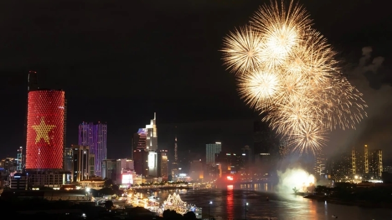 TPHCM bắn pháo hoa tại 30 điểm chào mừng lễ 30/4