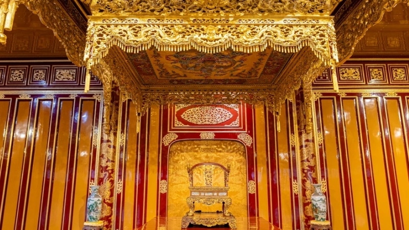 Báo cáo ban đầu vụ xâm hại Ngai vua triều Nguyễn