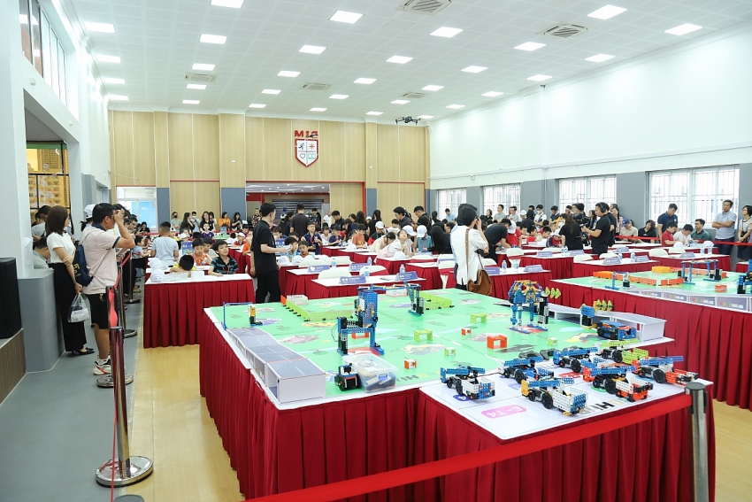Chung kết STEAMCUP 2024 - 2025: Học sinh Hà Nội tranh tài mô phỏng cứu trợ thiên tai Chung kết STEAMCUP 2024 - 2025: Học sinh Hà Nội tranh tài mô phỏng cứu trợ thiên tai