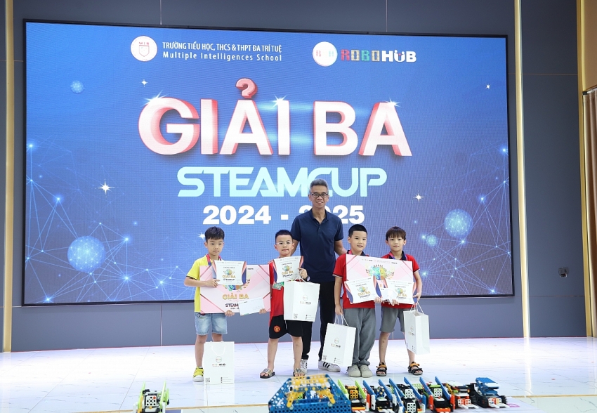 Chung kết STEAMCUP 2024 - 2025: Học sinh Hà Nội tranh tài mô phỏng cứu trợ thiên tai Chung kết STEAMCUP 2024 - 2025: Học sinh Hà Nội tranh tài mô phỏng cứu trợ thiên tai