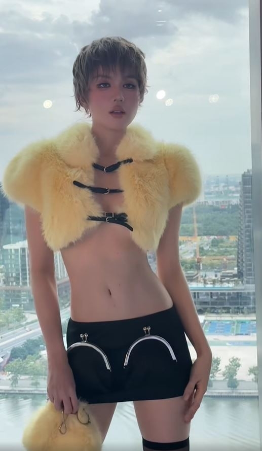 Ngọc Trinh khiến ai nấy không nhận ra trong bộ ảnh mới Ngọc Trinh khiến ai nấy không nhận ra trong bộ ảnh mới