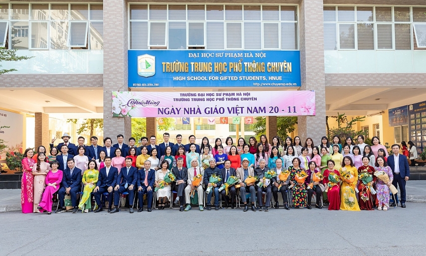 THPT Chuyên Sư phạm, ngôi trường của những giấc mơ lớn THPT Chuyên Sư phạm, ngôi trường của những giấc mơ lớn