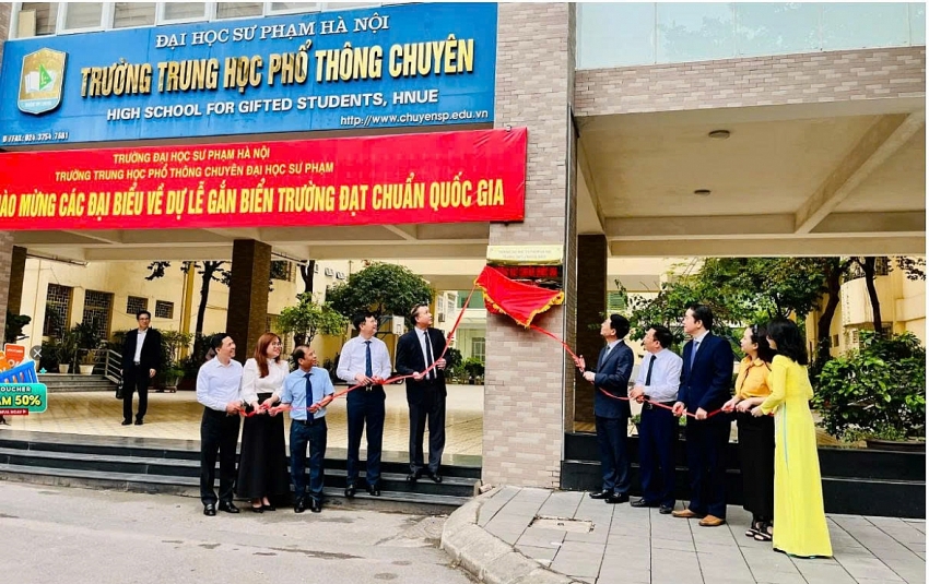 THPT Chuyên Sư phạm, ngôi trường của những giấc mơ lớn THPT Chuyên Sư phạm, ngôi trường của những giấc mơ lớn