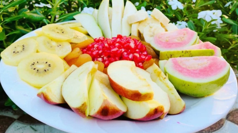 Có nên uống nước sau khi ăn trái cây?