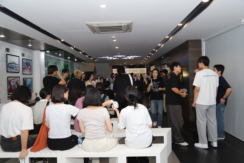 Sinh viên Hàn Quốc hào hứng khám phá môi trường làm việc tại Nhà máy Bia Hà Nội - Mê Linh