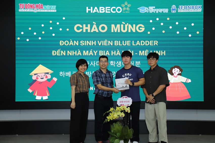 Sinh viên Hàn Quốc hào hứng khám phá môi trường làm việc tại Nhà máy Bia Hà Nội - Mê Linh