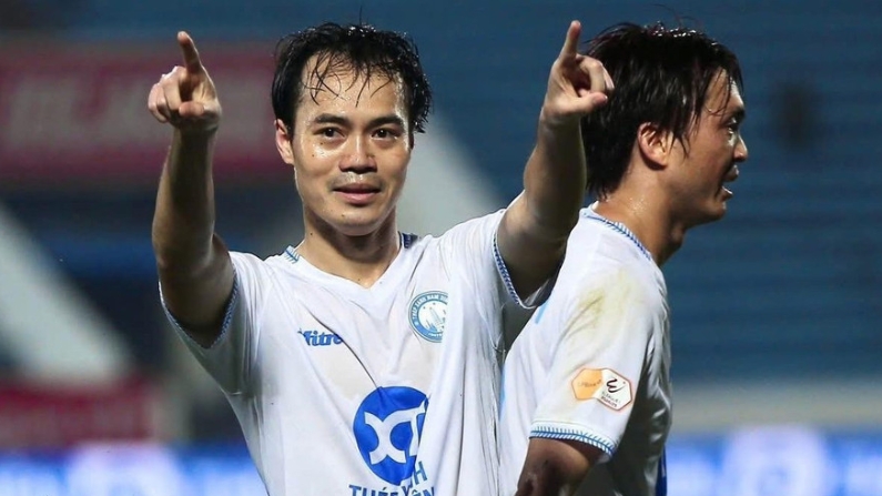 Văn Toàn nghỉ hết lượt đi V-League 2025/26