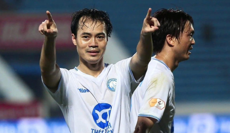 Văn Toàn nghỉ hết lượt đi V-League 2025/26 Văn Toàn nghỉ hết lượt đi V-League 2025/26