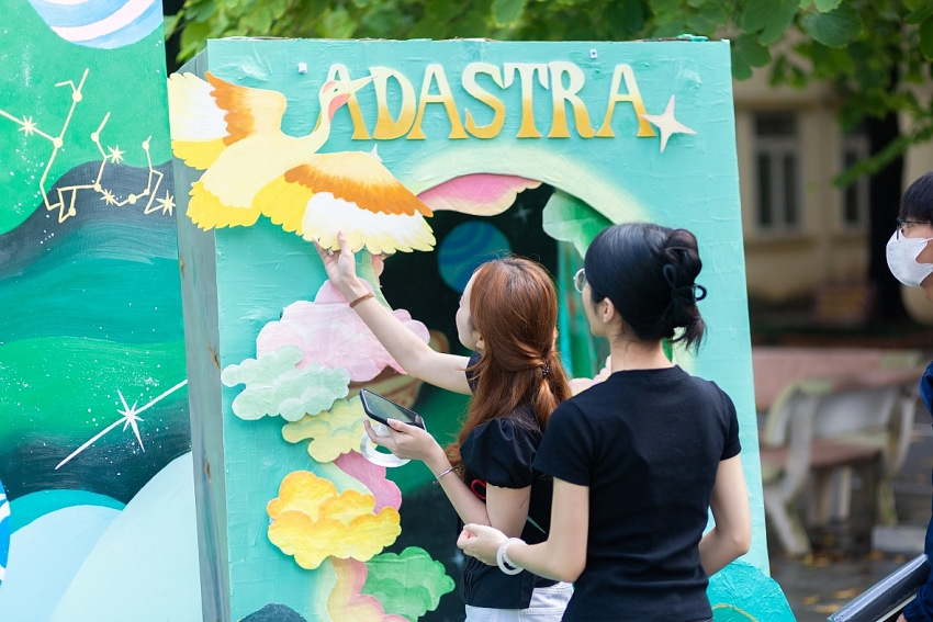 Không gian photo booth độc bản mang đậm dấu ấn Spotlight 2025 - Adastra Không gian photo booth độc bản mang đậm dấu ấn Spotlight 2025 - Adastra