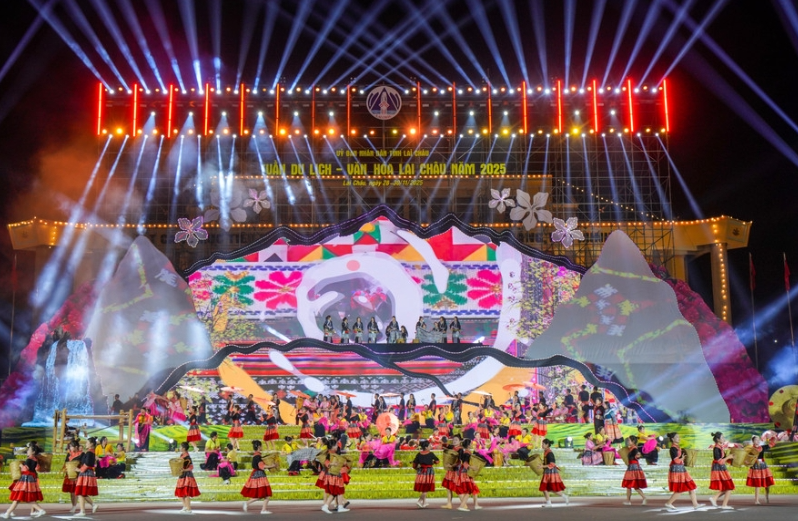 Đặc sắc đêm khai mạc Tuần Du lịch - Văn hóa Lai Châu năm 2025 Đặc sắc đêm khai mạc Tuần Du lịch - Văn hóa Lai Châu năm 2025