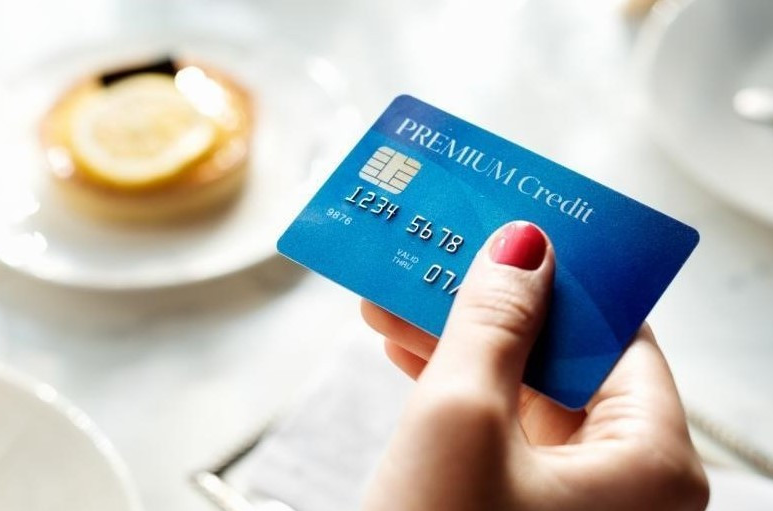 Nhiều ngân hàng thu phí tài khoản không đủ số dư Nhiều ngân hàng thu phí tài khoản không đủ số dư