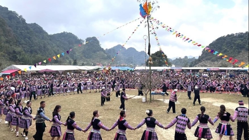 Sôi nổi Lễ hội Gầu Tào dân tộc Mông ở xã Pà Cò, tỉnh Phú Thọ
