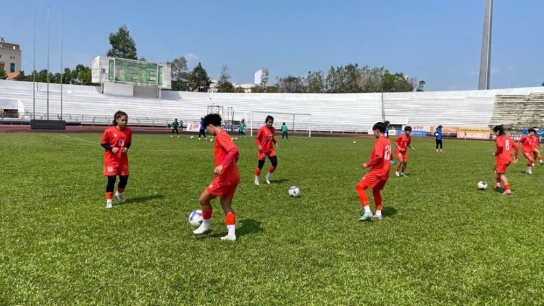 U20 nữ Việt Nam thử chân ‘quân xanh’ trước ngày dự giải châu Á