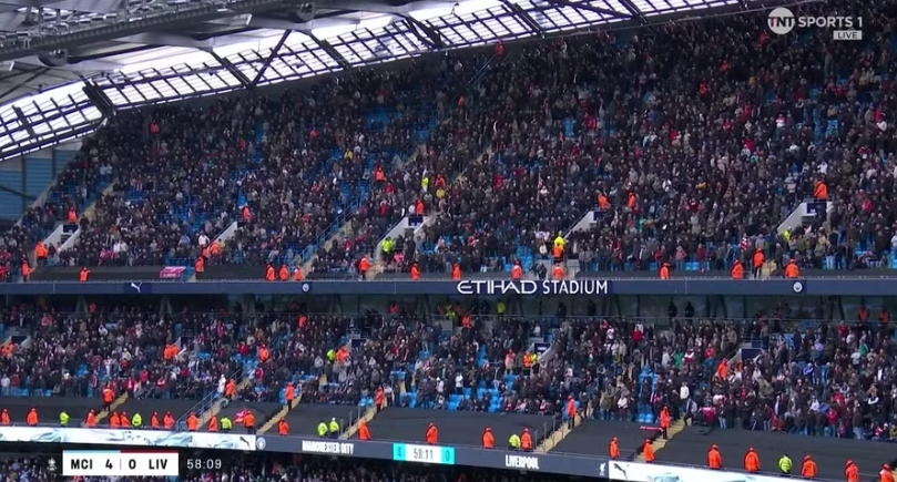 Haaland lập hat-trick, cổ động viên Liverpool lũ lượt bỏ về Haaland lập hat-trick, cổ động viên Liverpool lũ lượt bỏ về