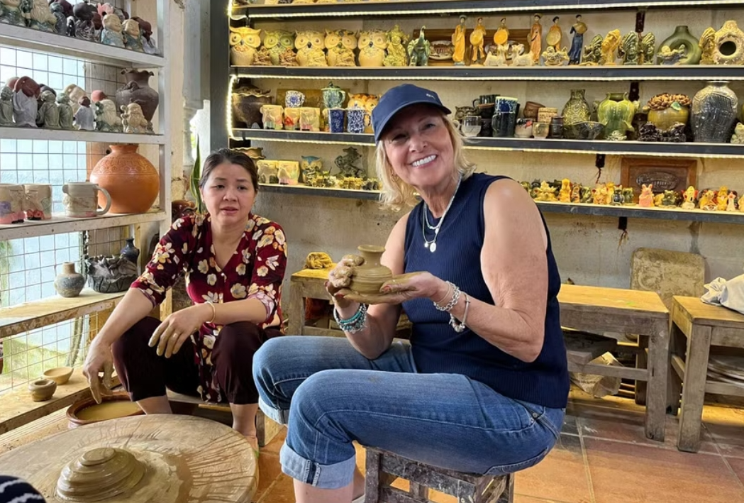 Sắc men trẻ trên nền gốm trăm năm Thanh Hà