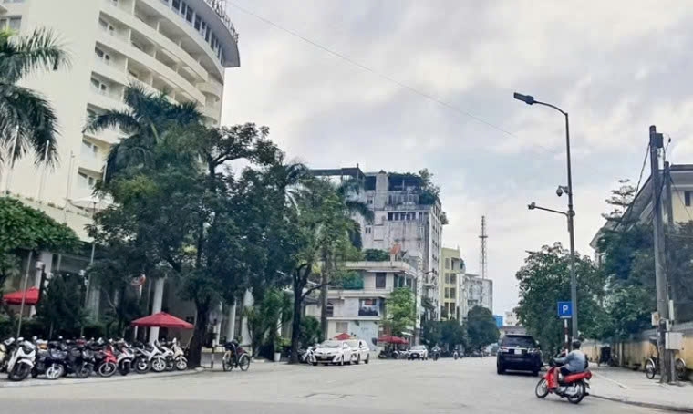 Huế: Đấu giá khối tài sản khách sạn mặt tiền đường Đội Cung, giá khởi điểm gần 100 tỷ Huế: Đấu giá khối tài sản khách sạn mặt tiền đường Đội Cung, giá khởi điểm gần 100 tỷ