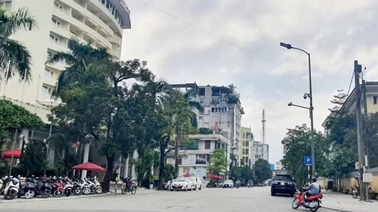 Huế: Đấu giá khối tài sản khách sạn mặt tiền đường Đội Cung, giá khởi điểm gần 100 tỷ