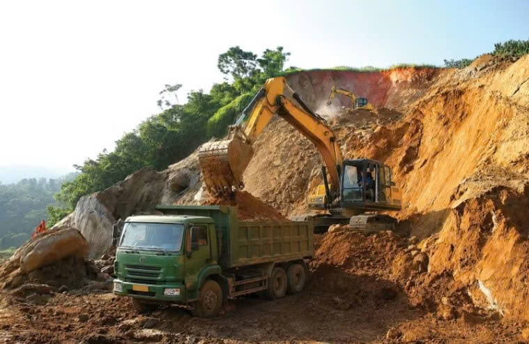Đấu giá khoáng sản ở khu vực chưa giải phóng mặt bằng: Tiềm ẩn nhiều rủi ro cho doanh nghiệp