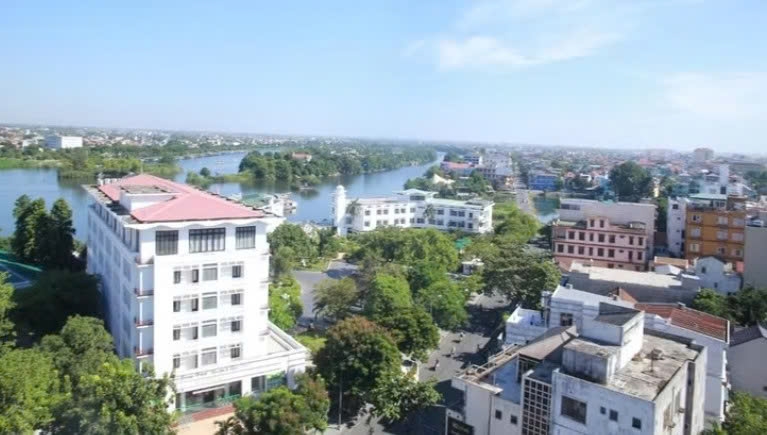 Huế: Đấu giá quyền sử dụng đất và khách sạn tại tại số 8 – 10 Chu Văn An Huế: Đấu giá quyền sử dụng đất và khách sạn tại tại số 8 – 10 Chu Văn An