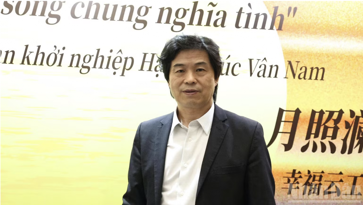 Ông Lục Địa, Giám đốc Trung tâm Nghiên cứu truyền thông vùng miền, Học viện Báo chí và Truyền thông, Đại học Bắc Kinh, Trung Quốc. (Ảnh: DIỆU NGỌC)