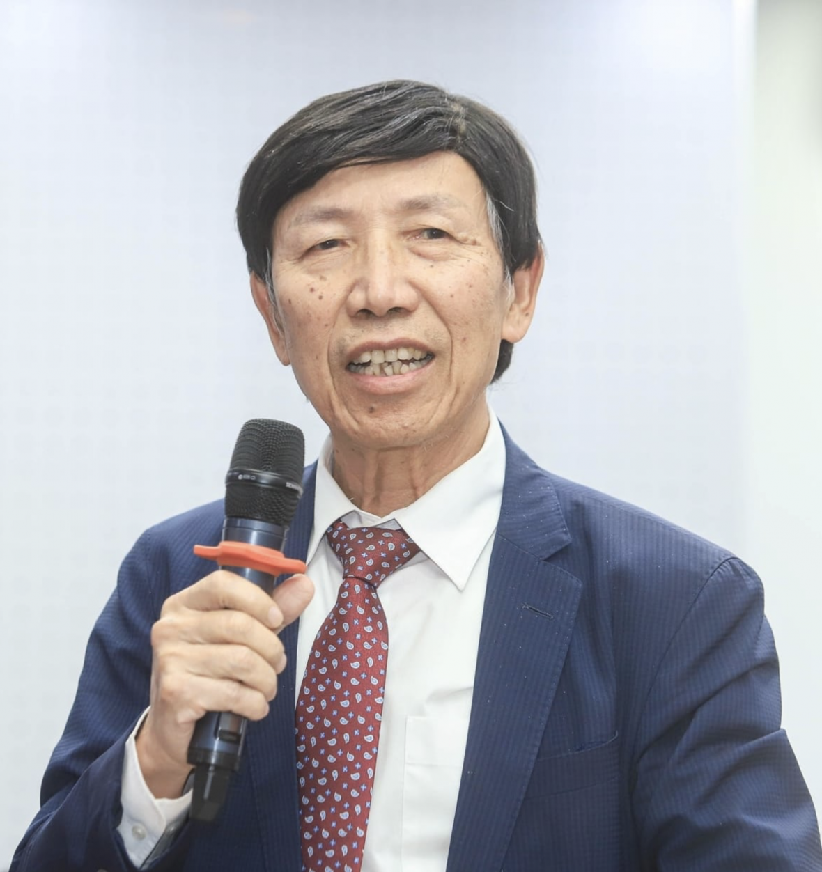 TS. Phan Hữu Thắng Chủ tịch Liên chi hội Tài chính khu công nghiệp Việt Nam (VIPFA) TS. Phan Hữu Thắng Chủ tịch Liên chi hội Tài chính khu công nghiệp Việt Nam (VIPFA)