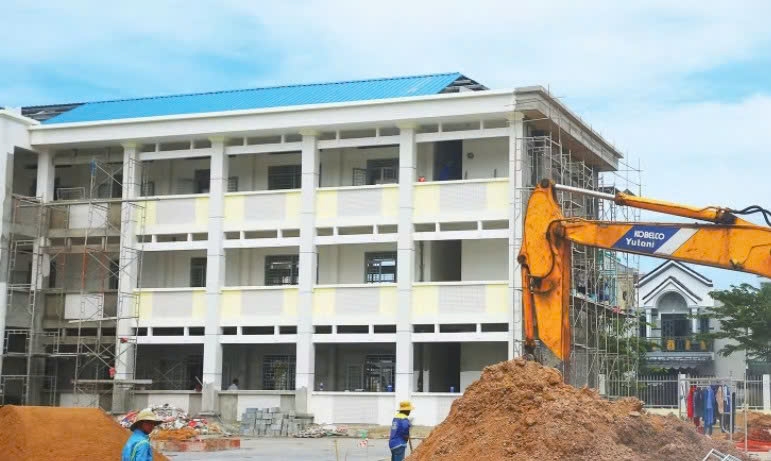 Gói thầu xây nhà lớp học tại Đức Lập (Lâm Đồng): Dấu hỏi về tiêu chí mời thầu Gói thầu xây nhà lớp học tại Đức Lập (Lâm Đồng): Dấu hỏi về tiêu chí mời thầu